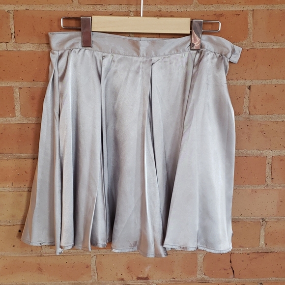 Pale blue, shimmery skirt, forever 21, size M - Picture 2 of 5